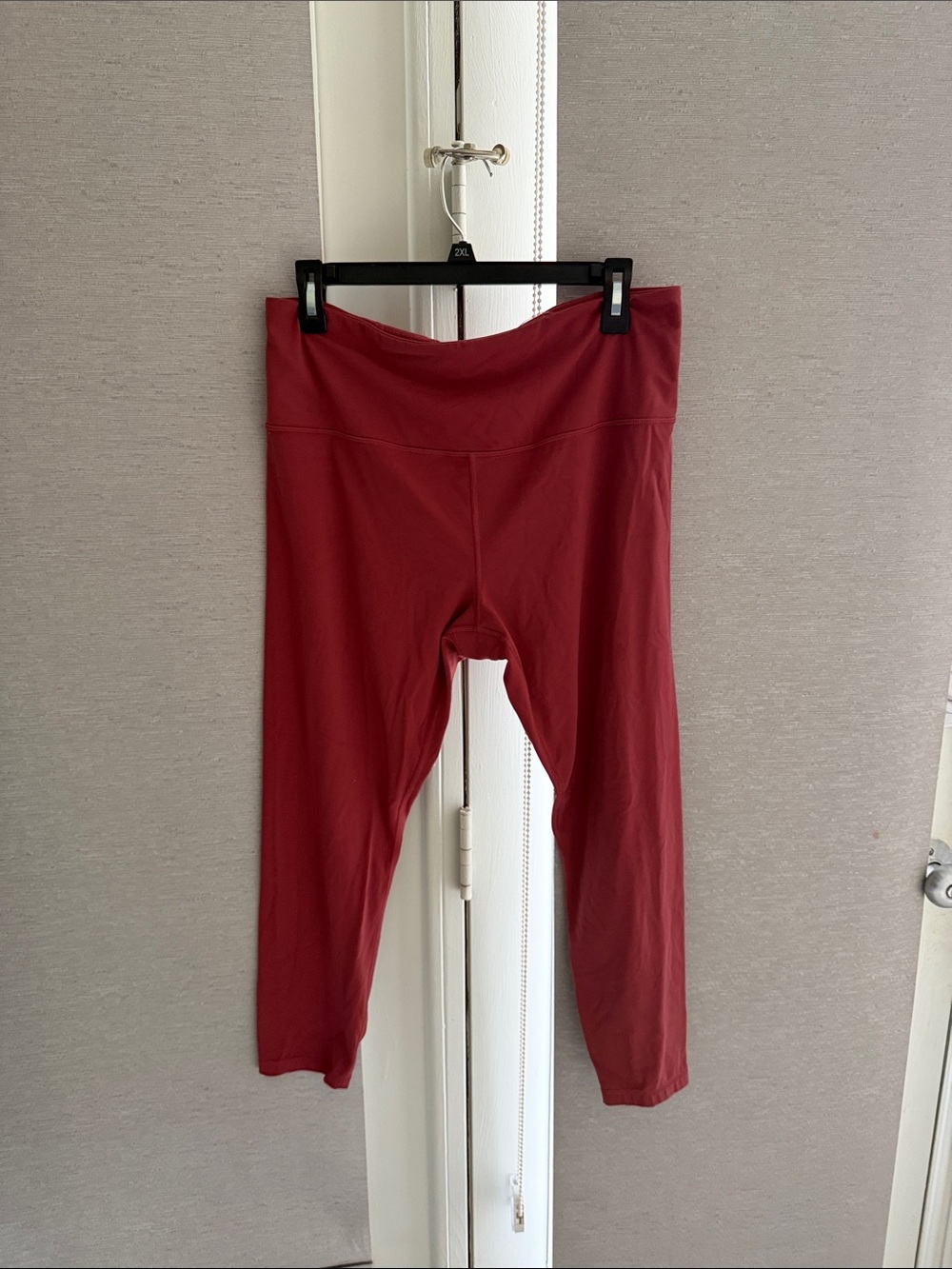 Athleta Women's Capri Leggings - Burgundy